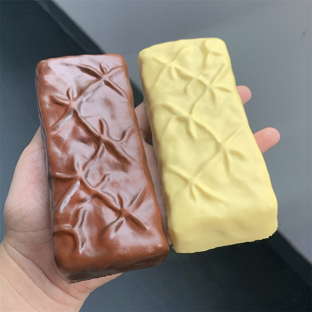 Большая модель сникерсов, иску – обзор и цена Food Xxl